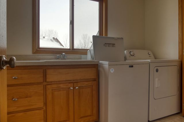 6176 Goodview Trail N, Hugo, MN 55038