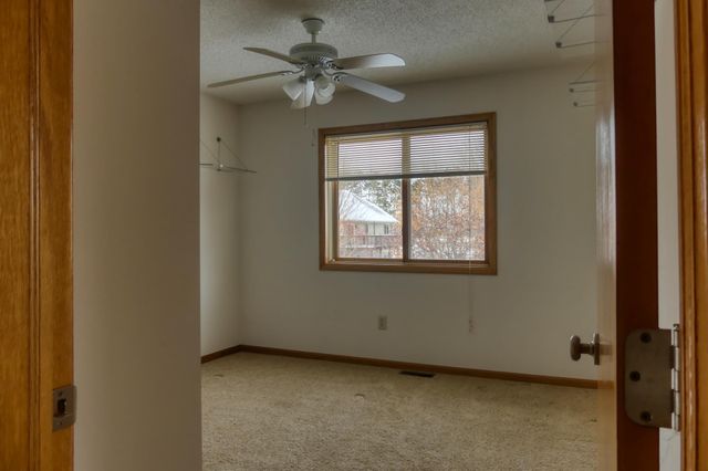 6176 Goodview Trail N, Hugo, MN 55038