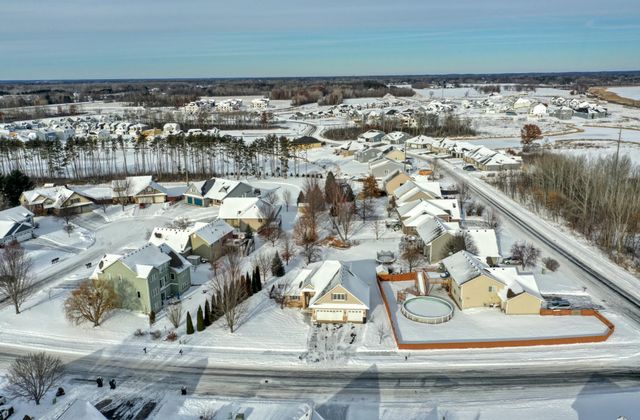 6176 Goodview Trail N, Hugo, MN 55038