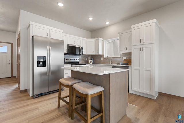 9208 W Counsel St Street, Sioux Falls, SD 57106