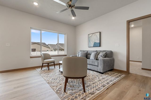 9208 W Counsel St Street, Sioux Falls, SD 57106