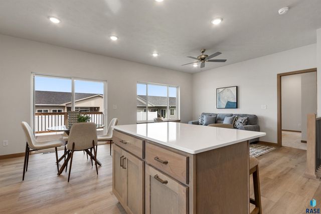 9208 W Counsel St Street, Sioux Falls, SD 57106