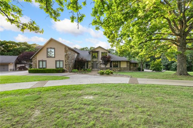 4542 Oaklawn Estates Lane, Harrison, AR 72601