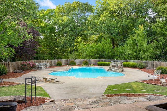 4542 Oaklawn Estates Lane, Harrison, AR 72601
