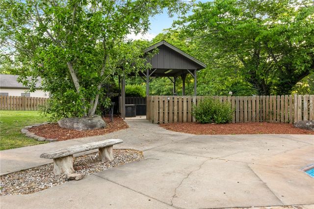 4542 Oaklawn Estates Lane, Harrison, AR 72601