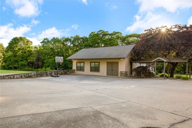 4542 Oaklawn Estates Lane, Harrison, AR 72601