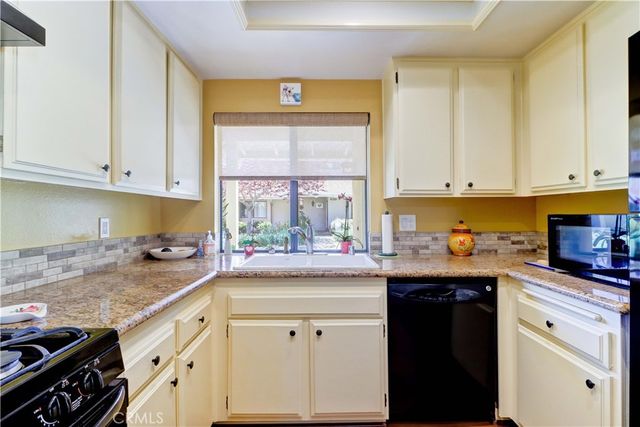 8566 Fallbrook Cir, 706-B, Huntington Beach, CA 92646