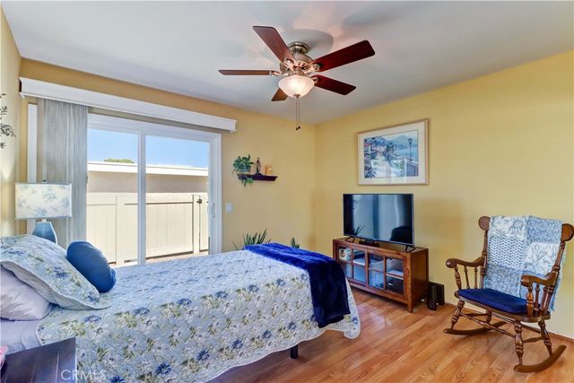 8566 Fallbrook Cir, 706-B, Huntington Beach, CA 92646