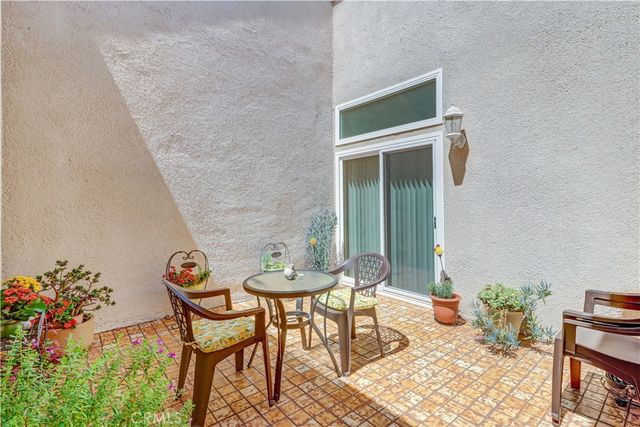8566 Fallbrook Cir, 706-B, Huntington Beach, CA 92646