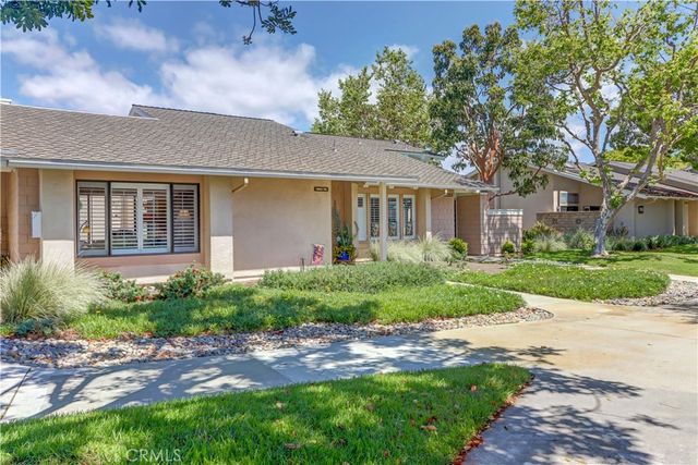 8566 Fallbrook Cir, 706-B, Huntington Beach, CA 92646