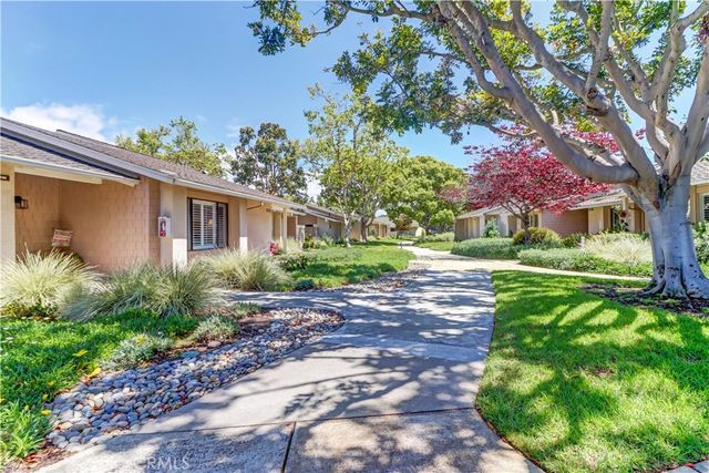 8566 Fallbrook Cir, 706-B, Huntington Beach, CA 92646