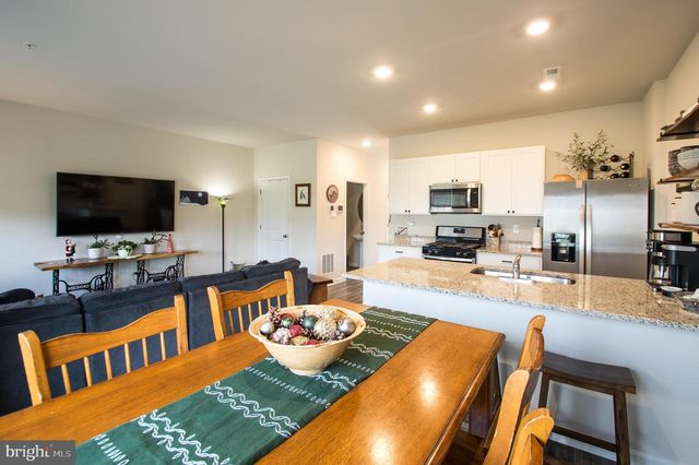 345 MAPLE RUN DR, York, PA 17404