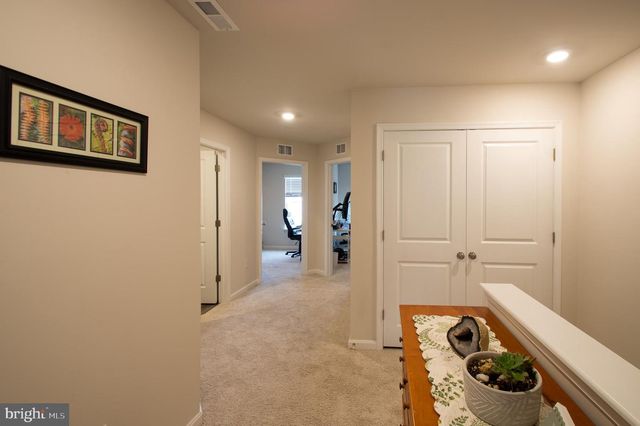 345 MAPLE RUN DR, York, PA 17404