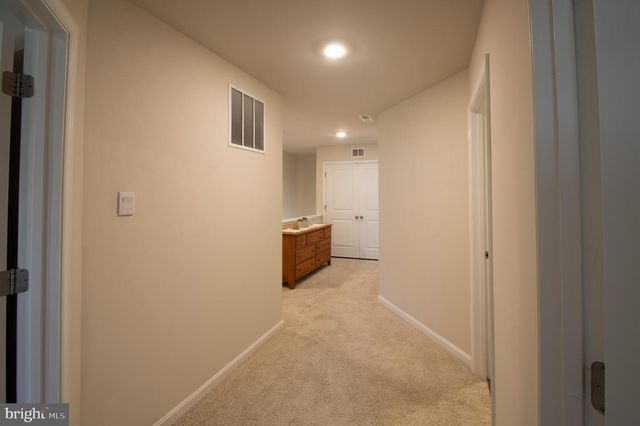 345 MAPLE RUN DR, York, PA 17404