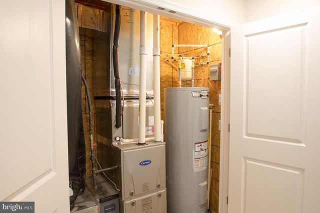 345 MAPLE RUN DR, York, PA 17404