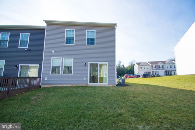 345 MAPLE RUN DR, York, PA 17404