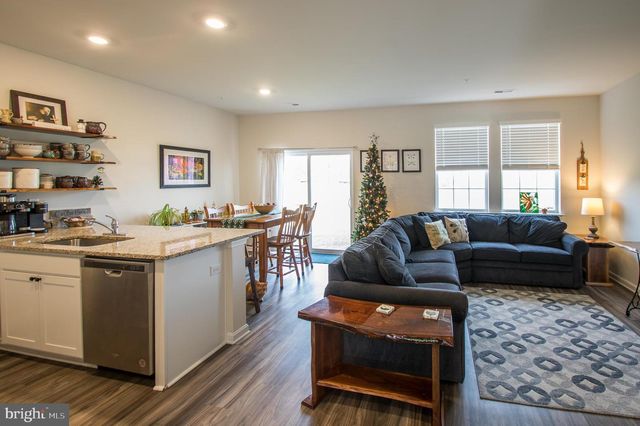 345 MAPLE RUN DR, York, PA 17404