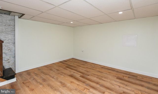 240 HENLEY RD, Wynnewood, PA 19096