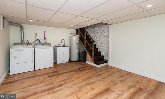 240 HENLEY RD, Wynnewood, PA 19096