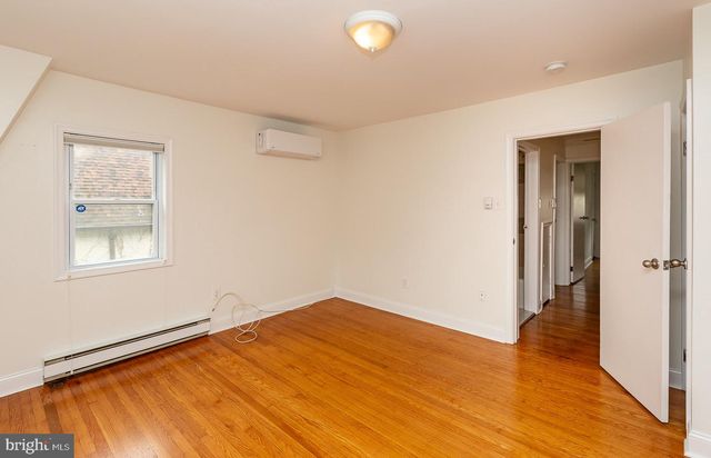 240 HENLEY RD, Wynnewood, PA 19096