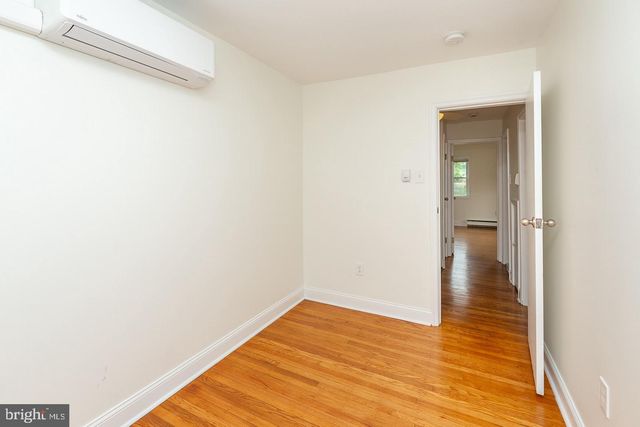 240 HENLEY RD, Wynnewood, PA 19096