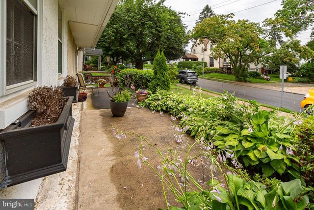 240 HENLEY RD, Wynnewood, PA 19096