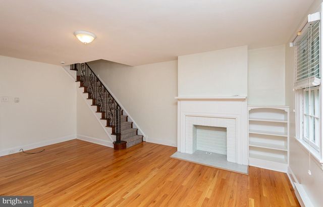 240 HENLEY RD, Wynnewood, PA 19096