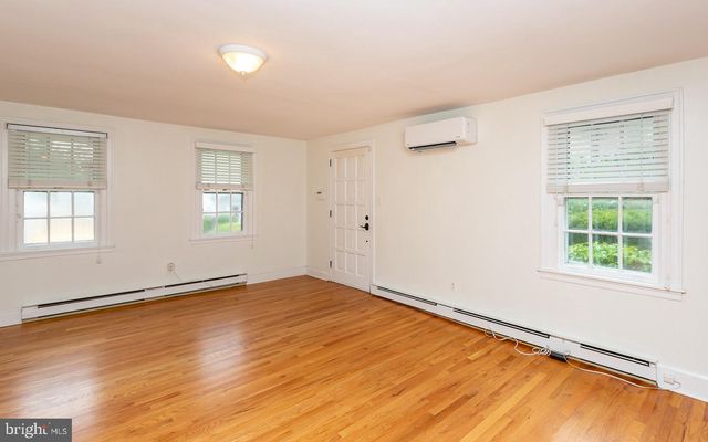 240 HENLEY RD, Wynnewood, PA 19096