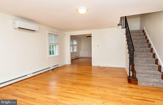 240 HENLEY RD, Wynnewood, PA 19096