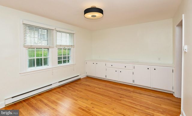 240 HENLEY RD, Wynnewood, PA 19096