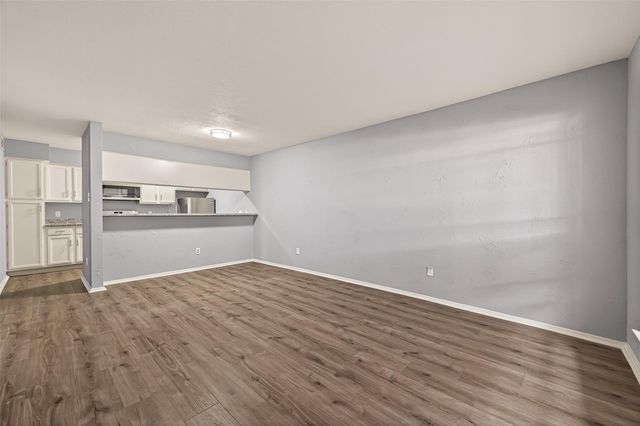 7313 Gulf Freeway 904, Houston, TX 77017