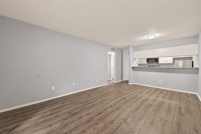 7313 Gulf Freeway 904, Houston, TX 77017