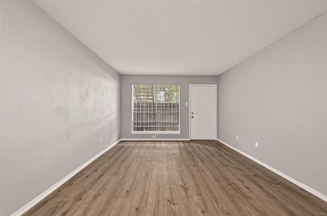 7313 Gulf Freeway 904, Houston, TX 77017