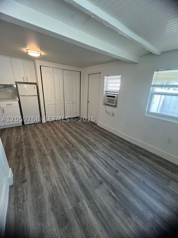 1999 NW 2nd St 2, Miami, FL 33125