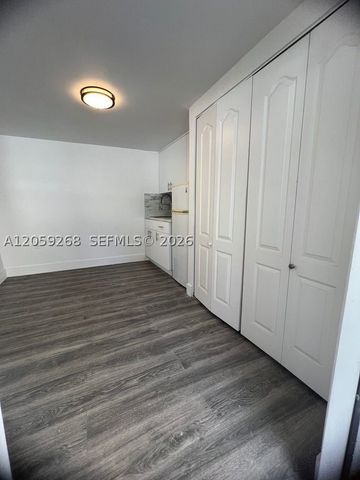 1999 NW 2nd St 2, Miami, FL 33125