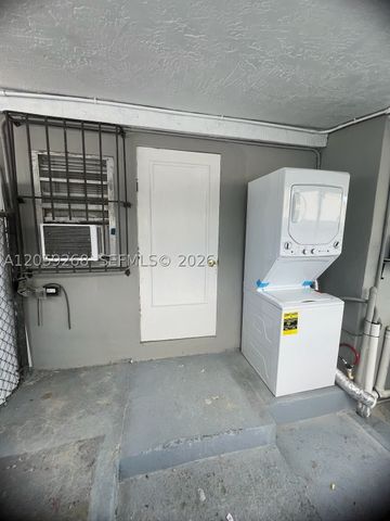 1999 NW 2nd St 2, Miami, FL 33125