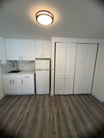 1999 NW 2nd St 2, Miami, FL 33125
