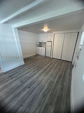 1999 NW 2nd St 2, Miami, FL 33125