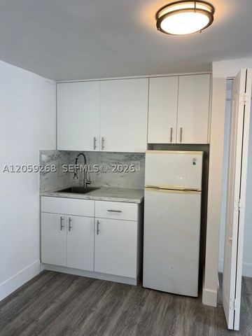 1999 NW 2nd St 2, Miami, FL 33125