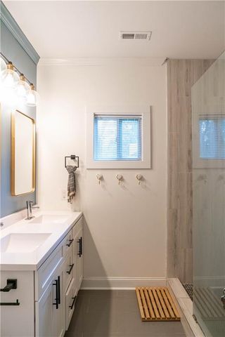 1580 Pineview SW Terrace, Atlanta, GA 30311