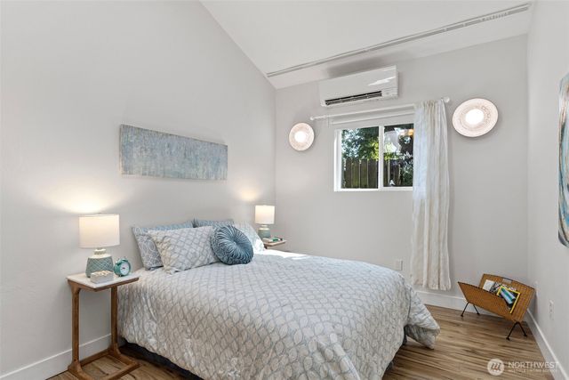 302 S Barton Street, Seattle, WA 98108