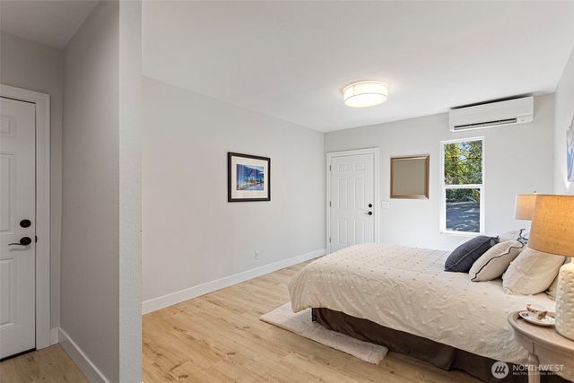 302 S Barton Street, Seattle, WA 98108