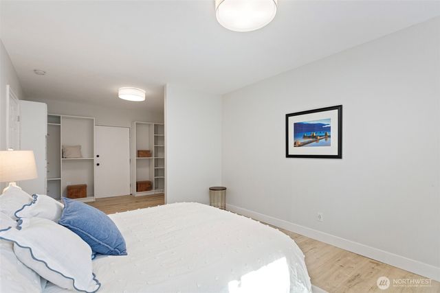 302 S Barton Street, Seattle, WA 98108