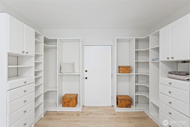 302 S Barton Street, Seattle, WA 98108