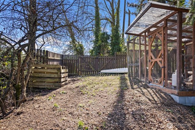 302 S Barton Street, Seattle, WA 98108