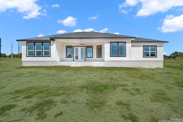 106 County Road 2730, Mico, TX 78056