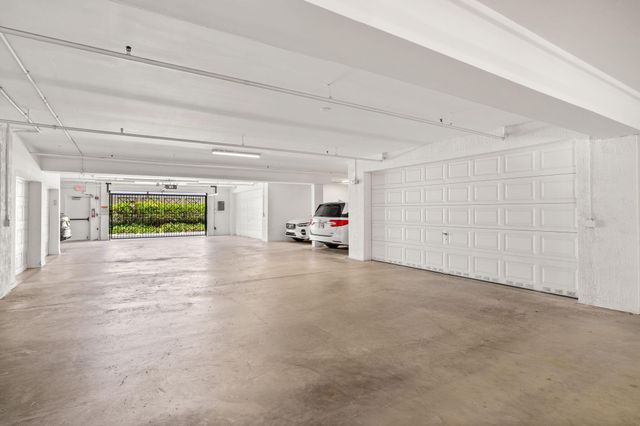 2720 NE 15th Street 303, Fort Lauderdale, FL 33304