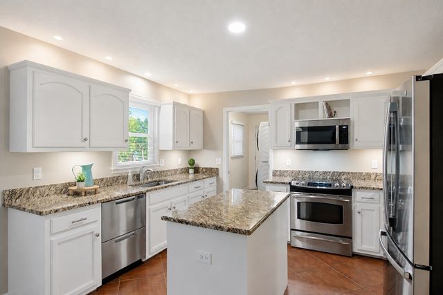 203 Dogwood Ln, Smyrna, TN 37167