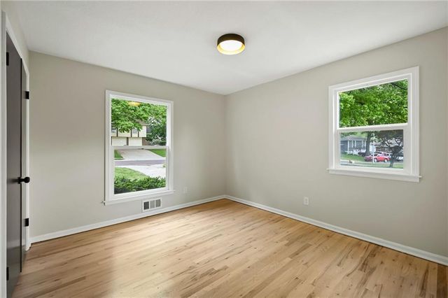9401 W 82nd Street, Overland Park, KS 66204