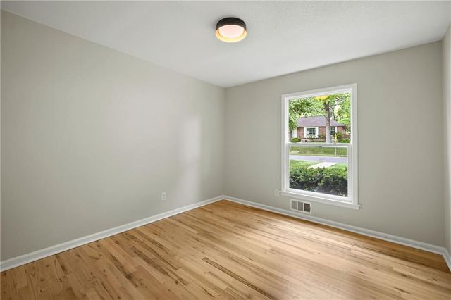 9401 W 82nd Street, Overland Park, KS 66204